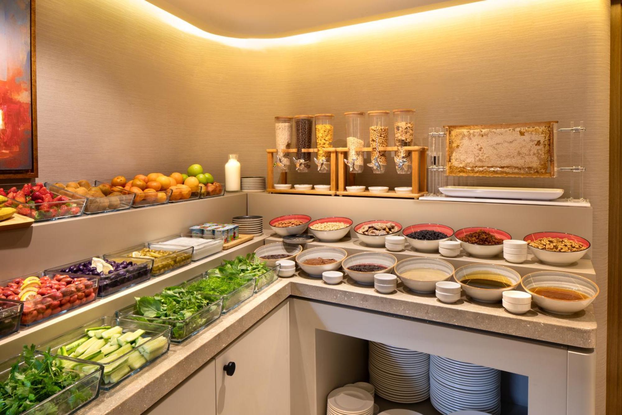 Bentley Hotel Old City-Special Class 이스탄불 외부 사진 A salad bar