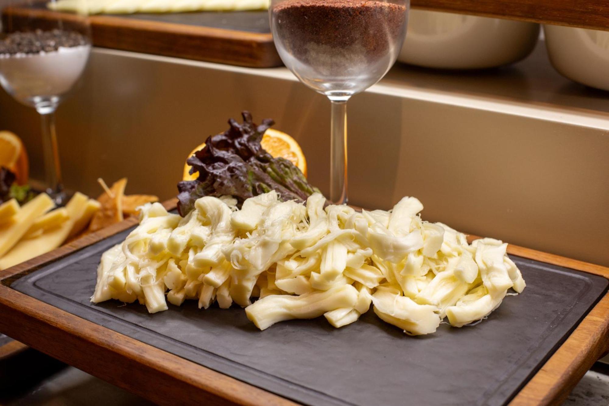 Bentley Hotel Old City-Special Class 이스탄불 외부 사진 A cutting board