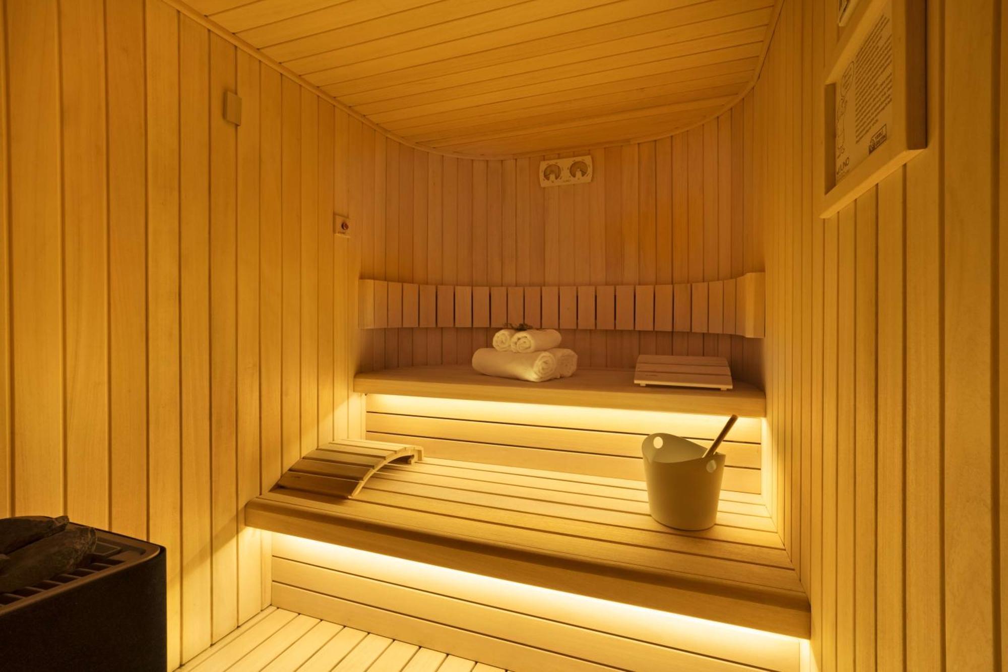 Bentley Hotel Old City-Special Class 이스탄불 외부 사진 A Finnish sauna