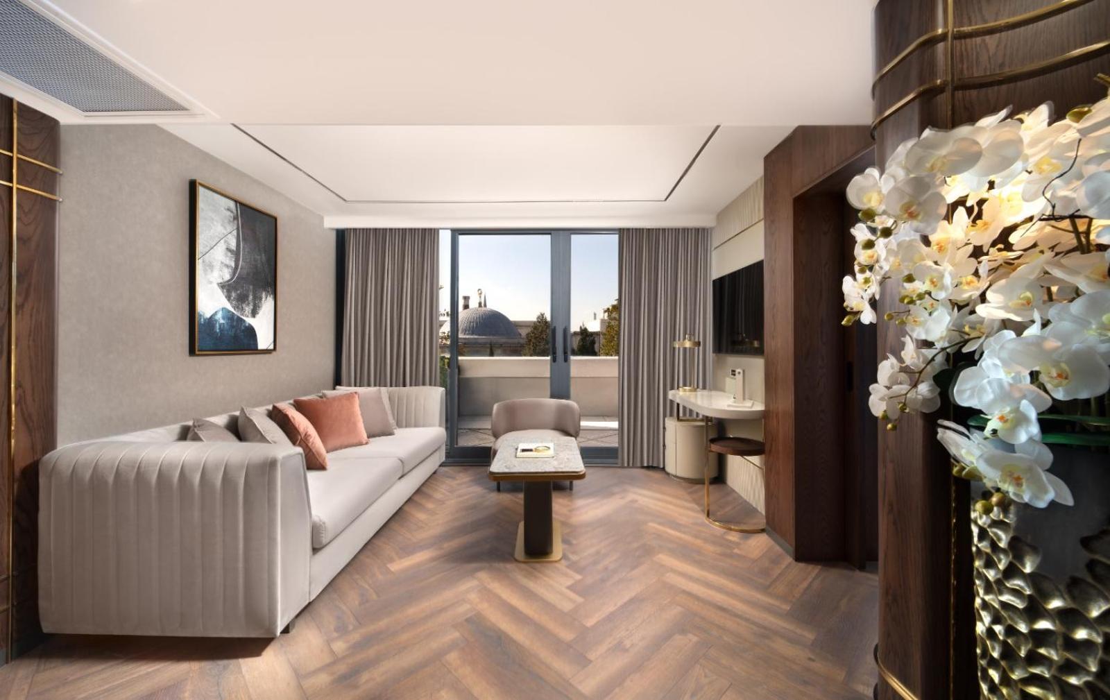 Bentley Hotel Old City-Special Class 이스탄불 외부 사진 The interior of a suite at The London West End
